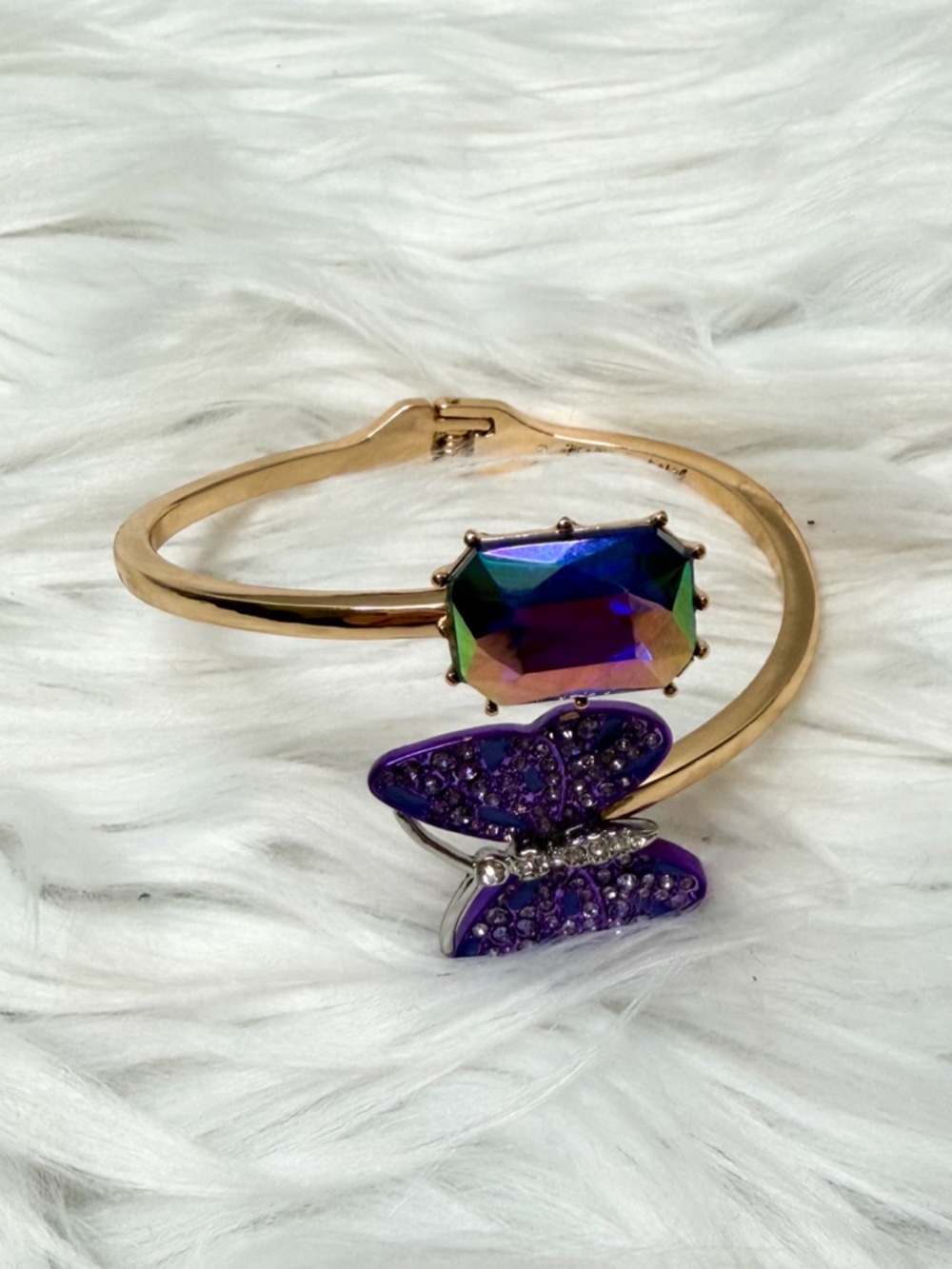 Betsey Johnson Butterfly Cuff Bracelet Rainbow Crystal Gold Tone Statement Y2K - Picture 3 of 4